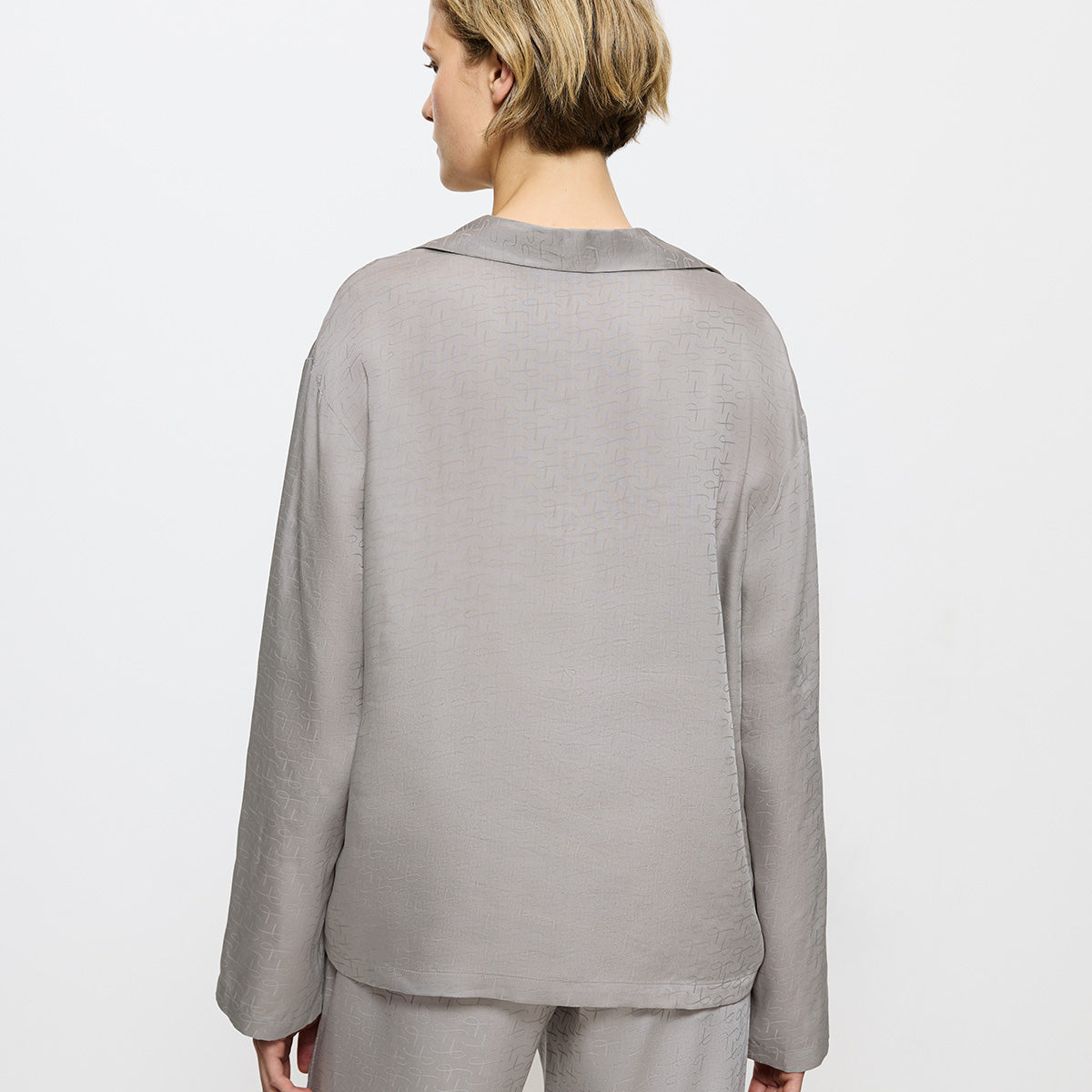 Triumph Silky Sensuality natskjorte, grå - 10221063 - 7816 - Silent Grey