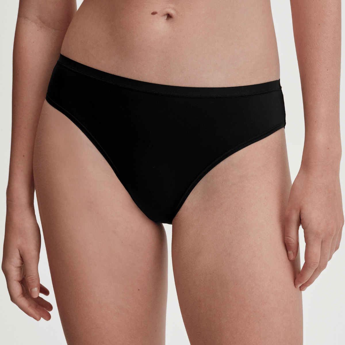 Calida Sleek Skin tai trusse, sort - 22037 - 992 - Black