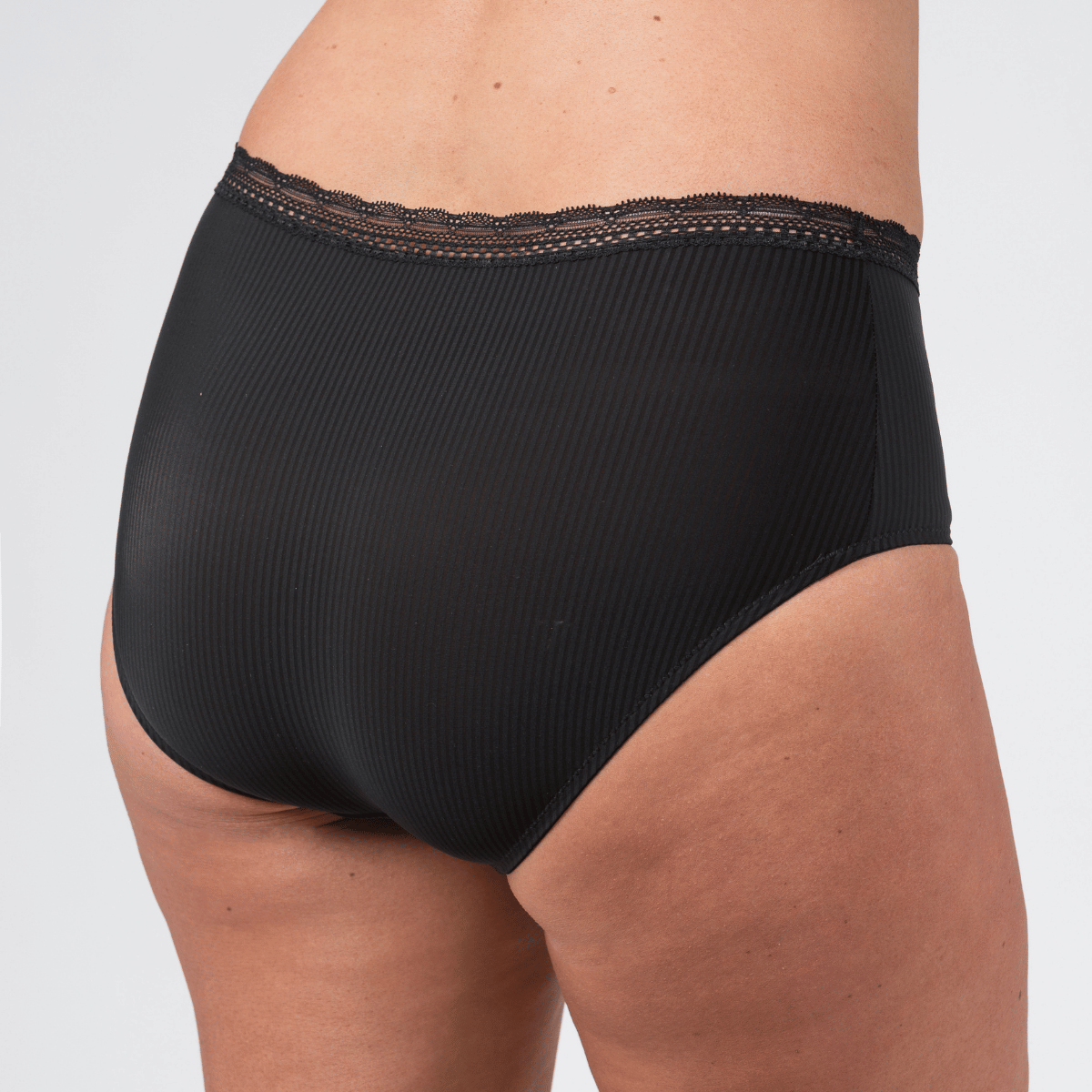Trofé Laila midi trusse, sort - 90242 - 1200 - Black