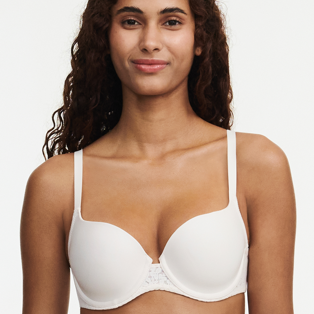 Chantelle EasyFeel Norah BH med bøjle, nude - C13FN0 - 0NL - Pearl