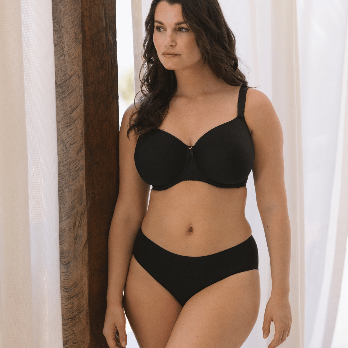 Fantasie Rebecca Essentials BH med bøjle, sort - FL101310 - BLK - Black