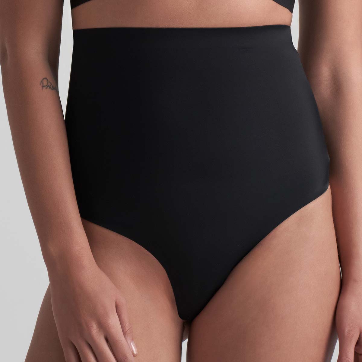 Bye Bra Invisible High Waist g-streng, sort - INVHWT - Black - Black