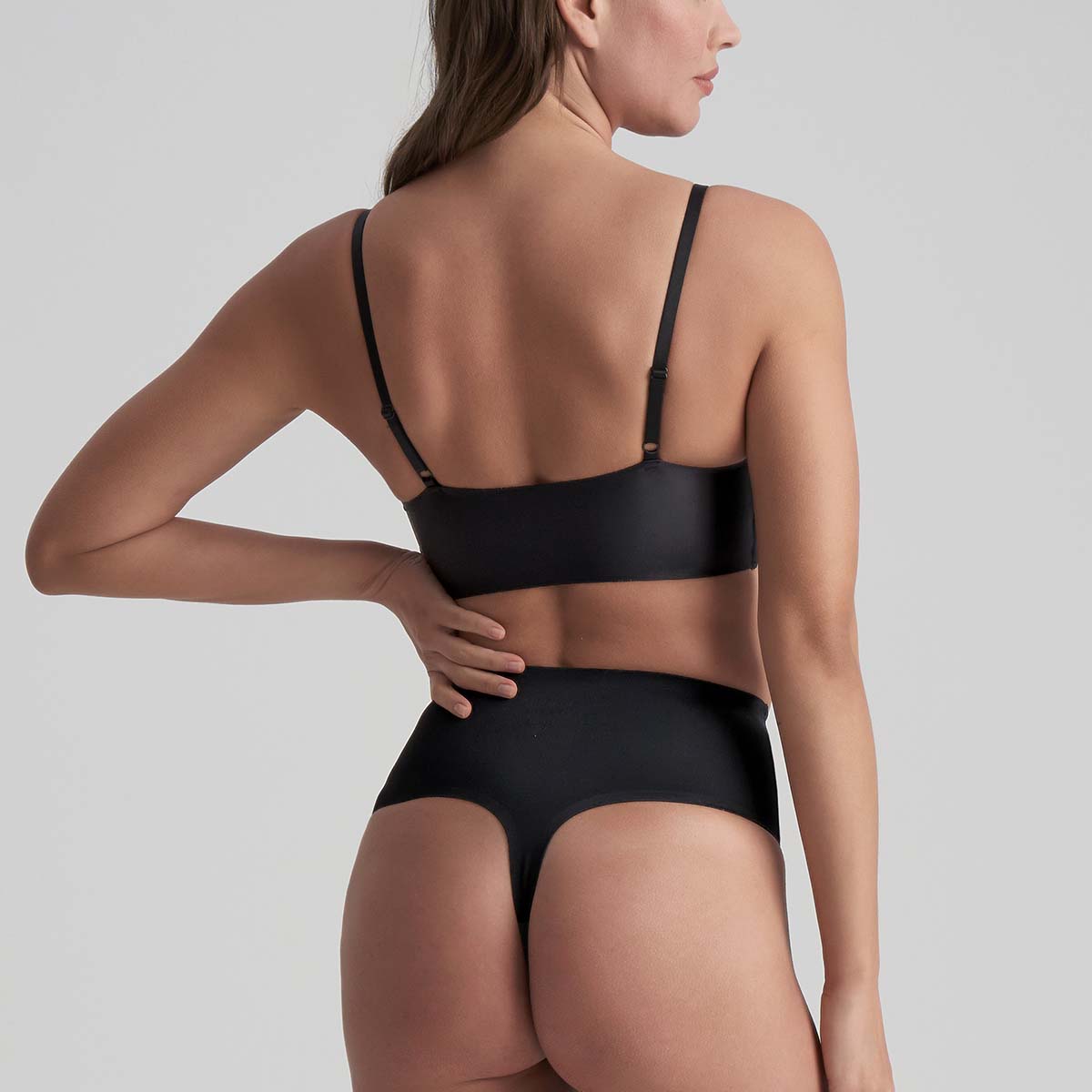 Bye Bra Invisible Mid Waist g-streng, sort - INVMWT - Black - Black