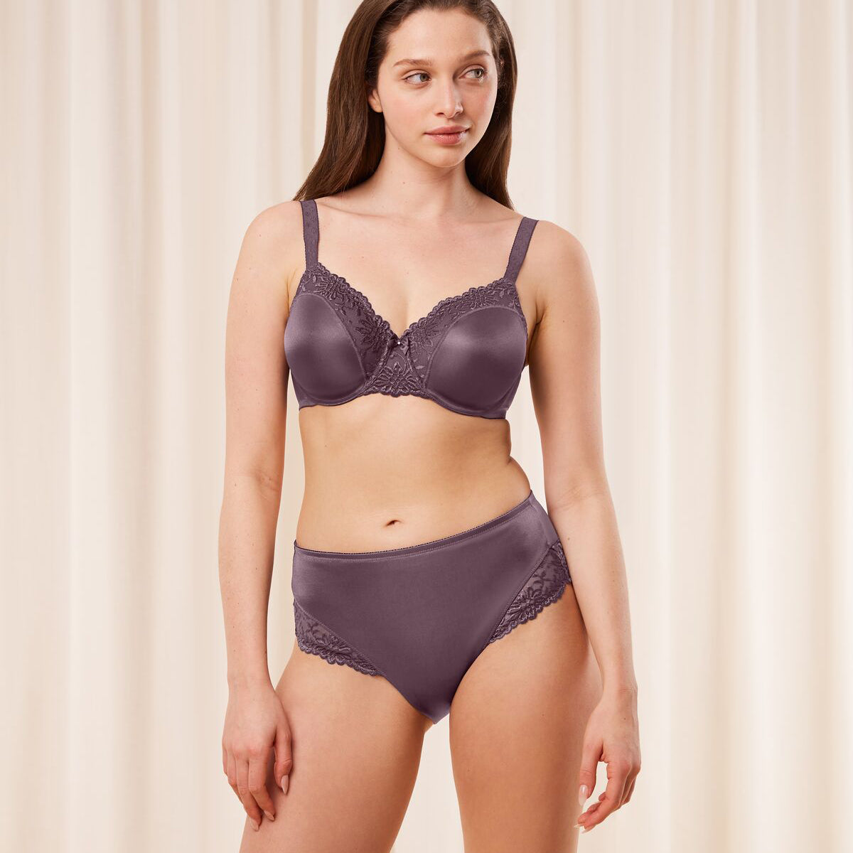 Triumph Ladyform Soft W BH med bøjle, lilla - 10166306 - 00NS - Purple