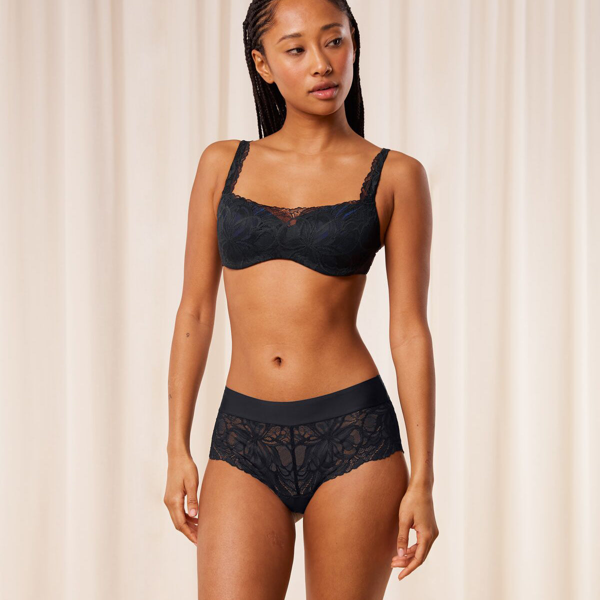 Triumph Body Make-Up Illusion Lace hipster trusse, sort - 10219748 - 0004 - Black
