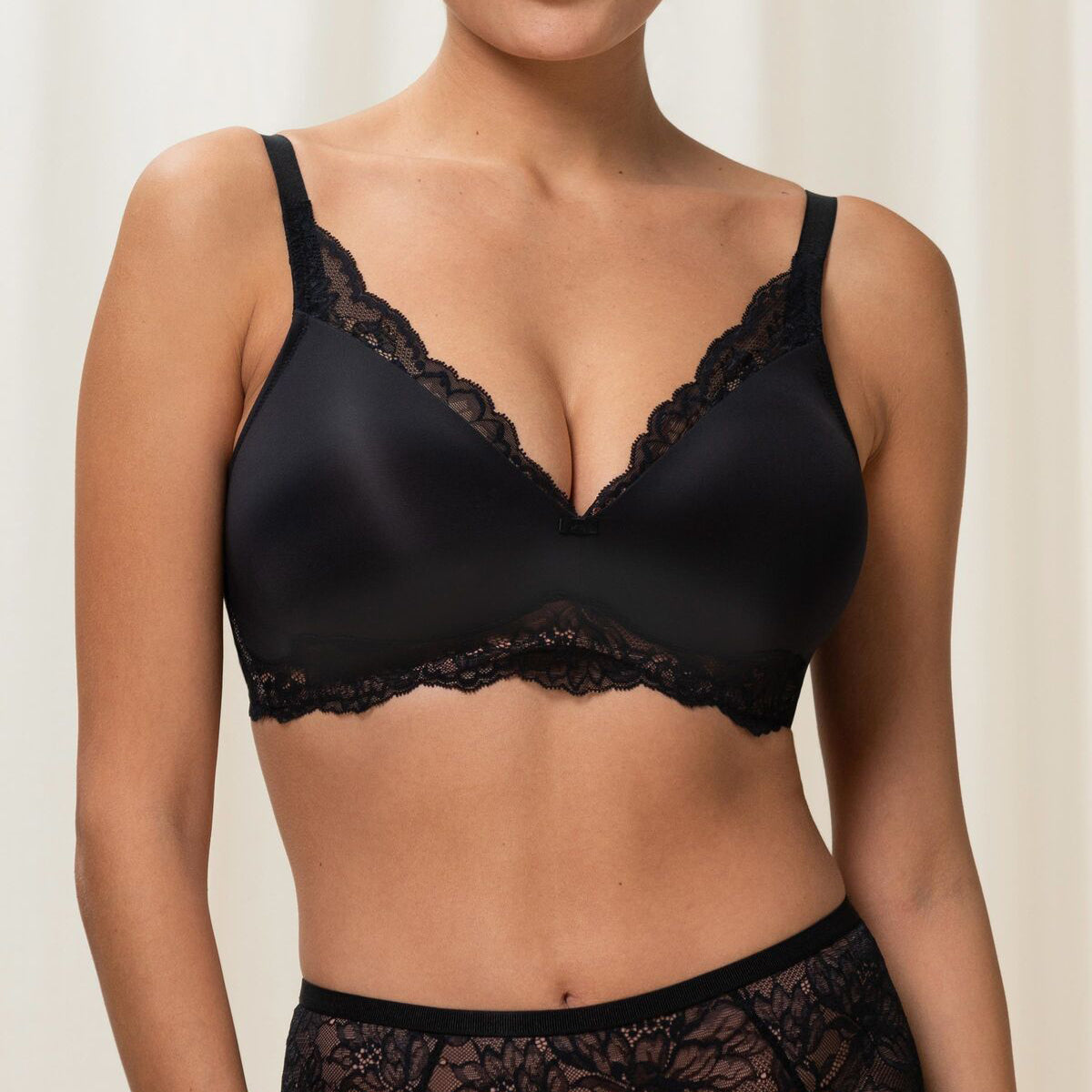 Triumph Amourette Charm P BH uden bøjle, sort - 10201694 - 0004 - Black