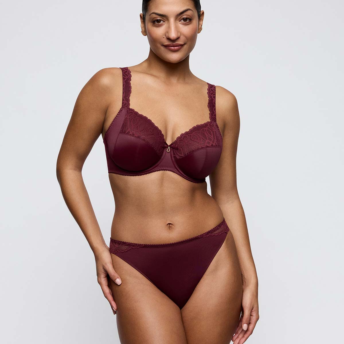 PrimaDonna Salerno g-streng, bordeaux - 0663530 - EVR - Evening Red