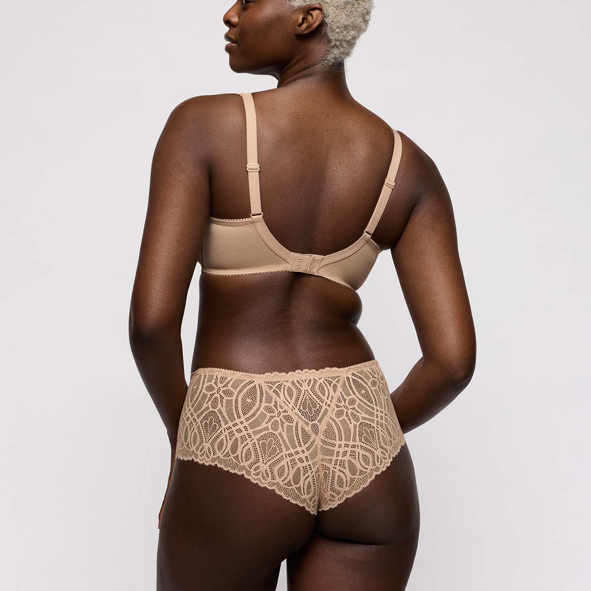 PrimaDonna Salerno g-streng, beige - 0663531 - CGI - Candy Ginger