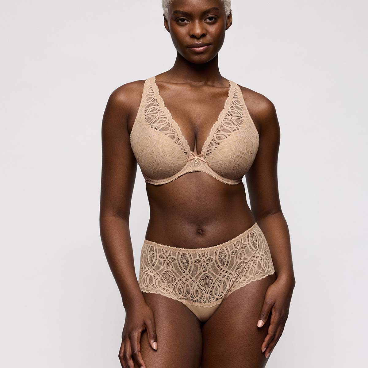PrimaDonna Salerno g-streng, beige - 0663531 - CGI - Candy Ginger