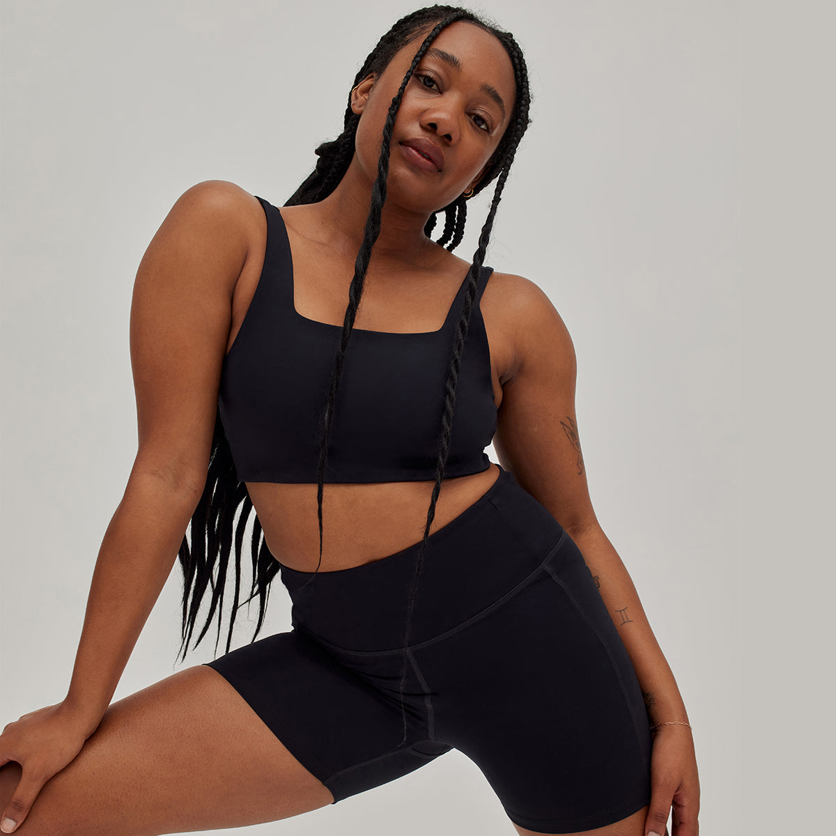 Girlfriend Collective Tommy Square Neck sports BH, sort - 1016 - BLACK - Black