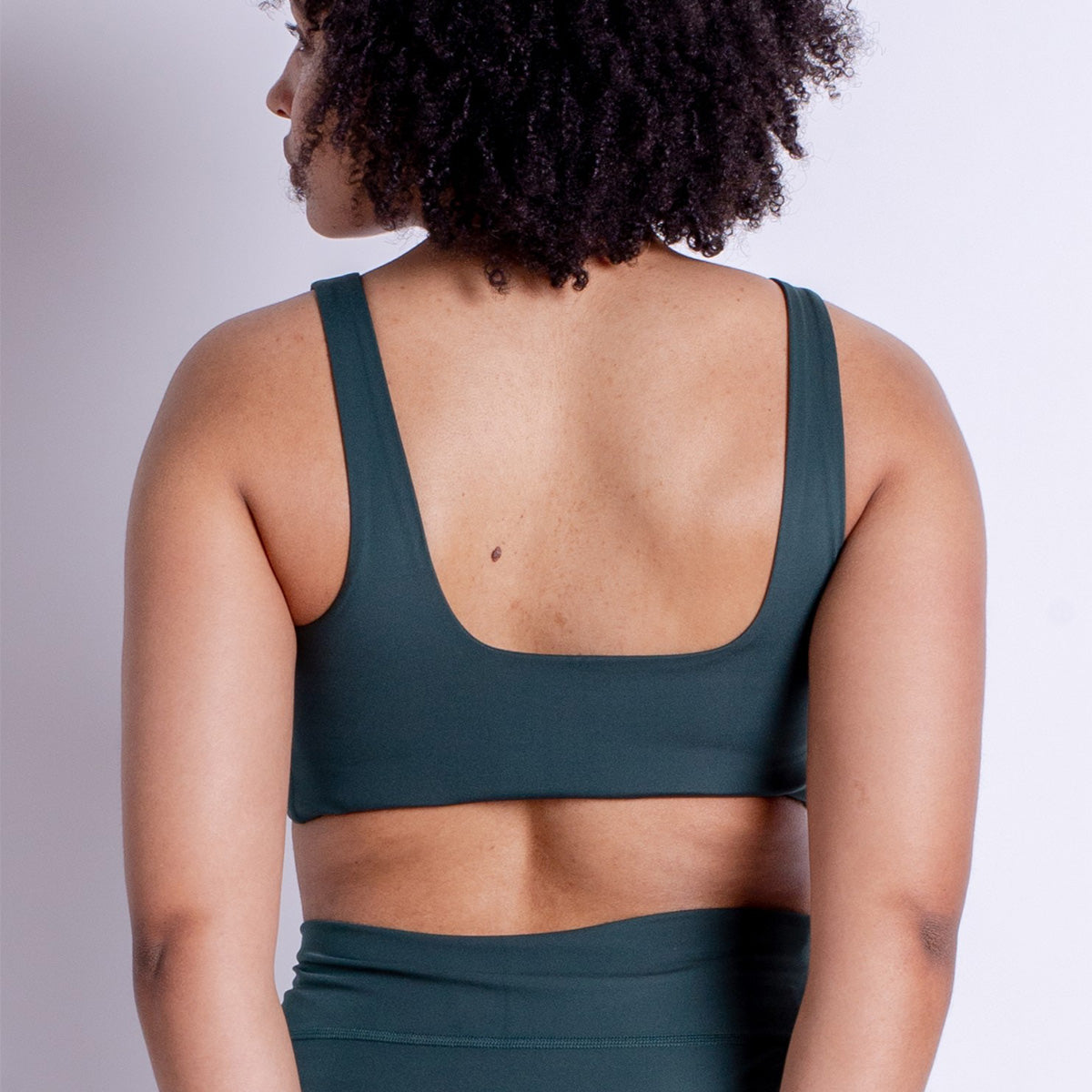 Girlfriend Collective Tommy Square Neck sports BH, grøn - 1016 - MOSS - Moss