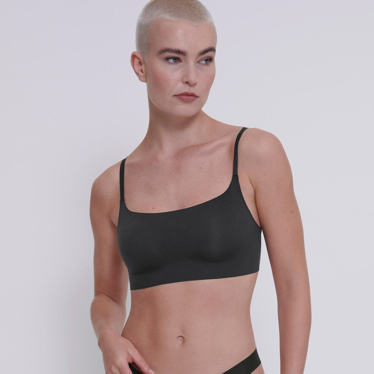 Sloggi Zero Feel 2.0 Ultra BH uden bøjle, sort - 10217766 - 0004 - Black