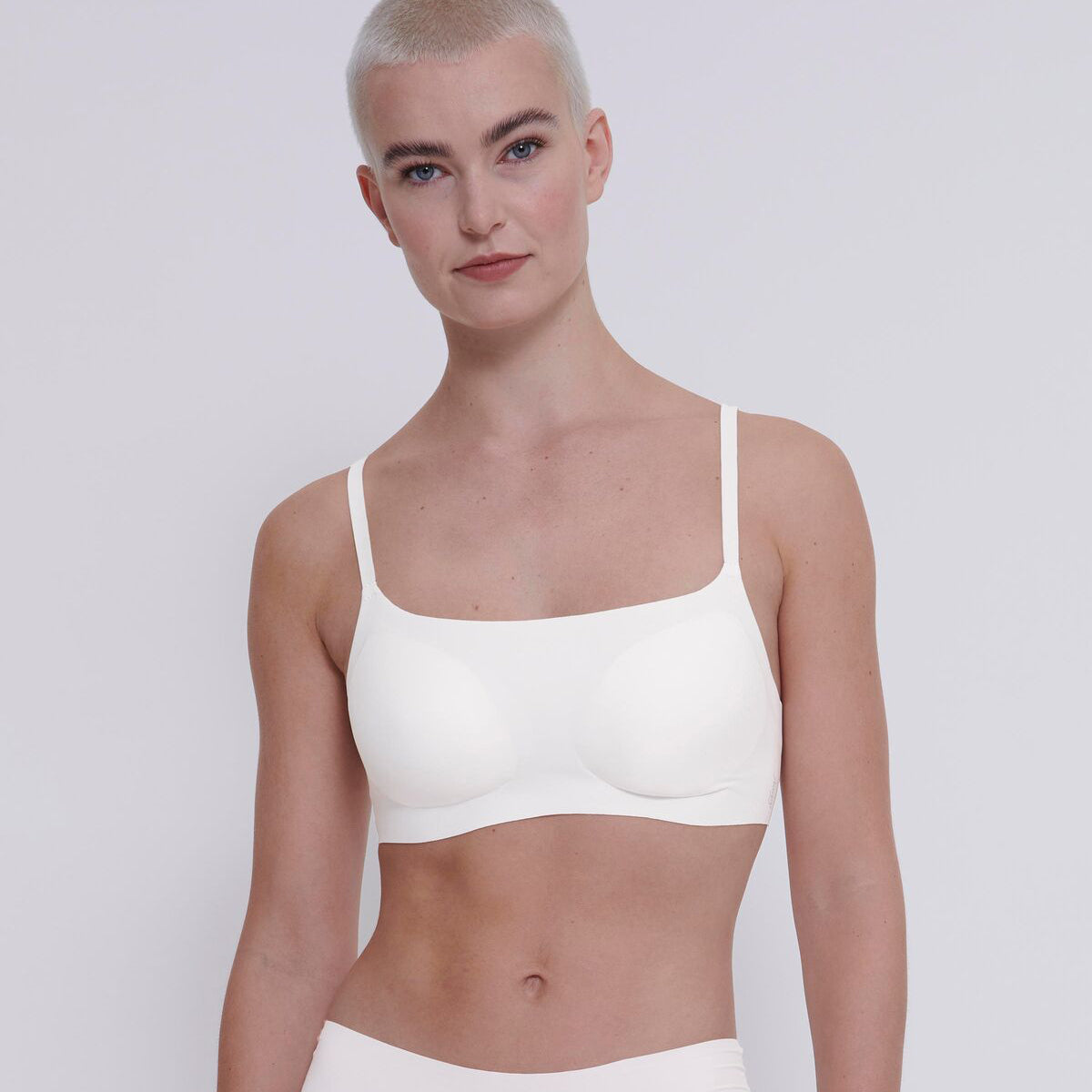 Sloggi Zero Feel 2.0 Ultra BH uden bøjle, natural - 10217766 - 00GZ - Silk White