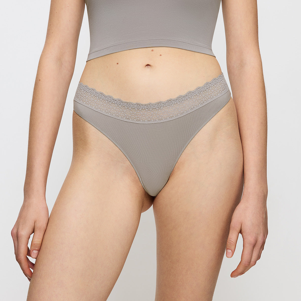 Triumph Feel Of Modal g-streng, grå - 10219764 - 7816 - Silent Grey