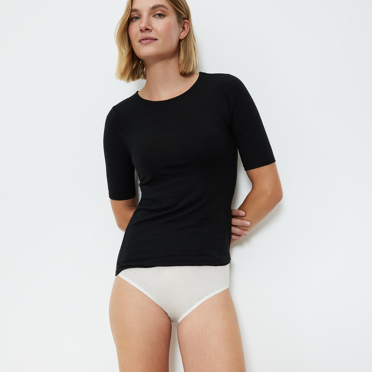 Triumph Beauty Layers top, sort - 10223161 - 0004 - Black