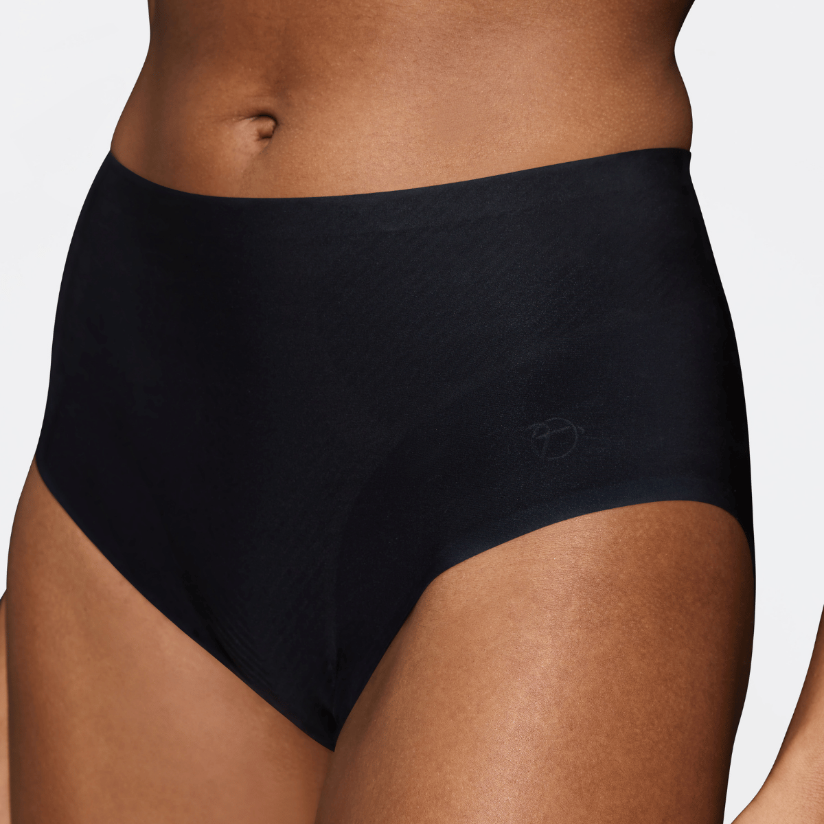 Triumph Body Make-Up Illusion Curve maxi trusse, sort - 10224802 - 0004 - Black