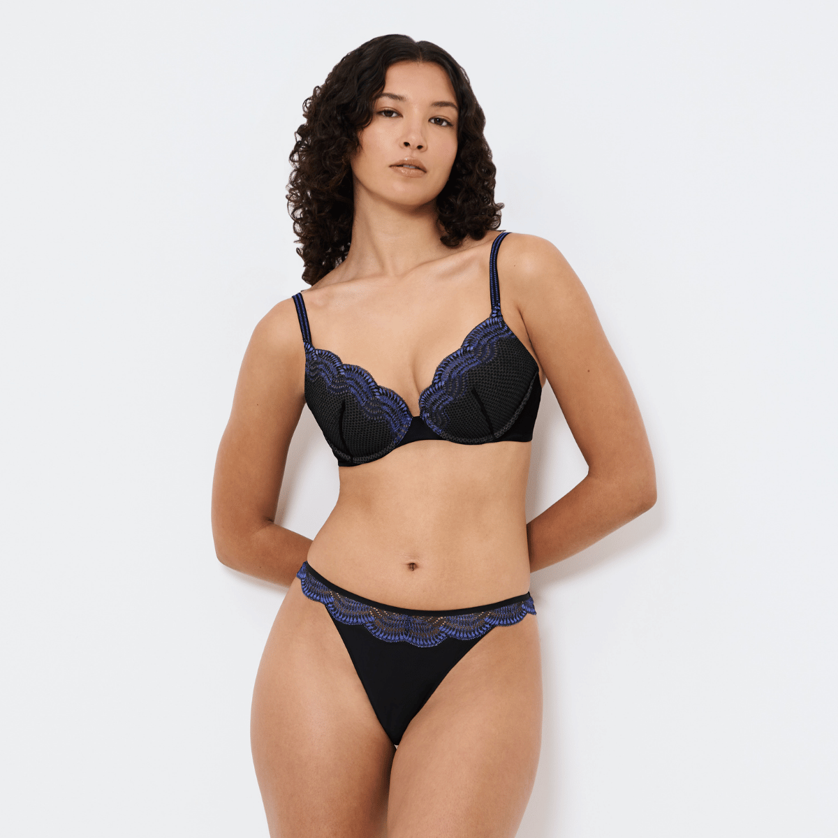 Triumph Comfort Glam g-streng, sort - 10224956 - 0004 - Black