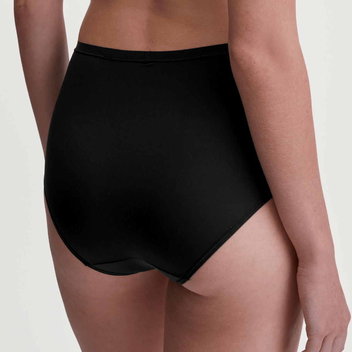 Calida Sleek Skin maxi trusse, sort - 22137 - 922 - Black