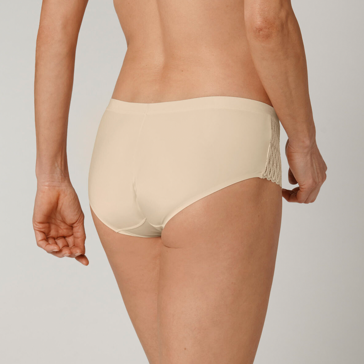 Triumph Aura Spotlight maxi trusse, creme - 10207997 - 6720 - Creamy Dream