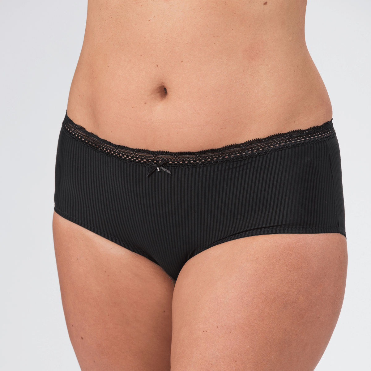 Trofé Laila midi trusse, sort - 90242 - 1200 - Black