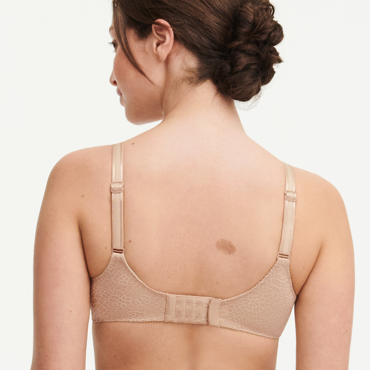 Chantelle C Magnifique BH med bøjle, beige - C18910 - 0WU - Nude