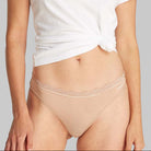 Calvin Klein Microfiber Stretch g-streng, beige - LV00QD5270 - 7NS - Cedar