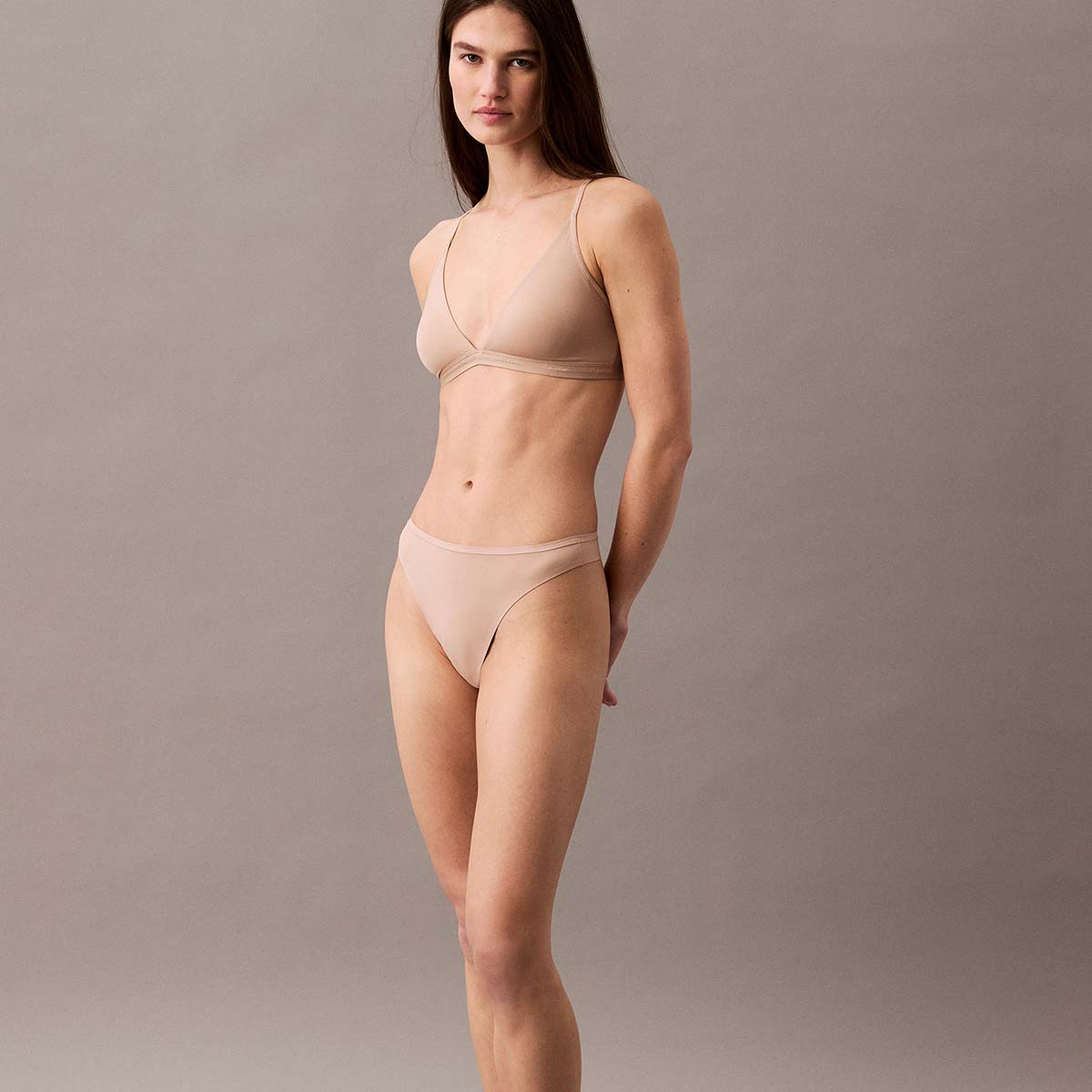 Calvin Klein Perfectly Fit g-streng, beige - LV00QF7820 - 7NS - Cedar