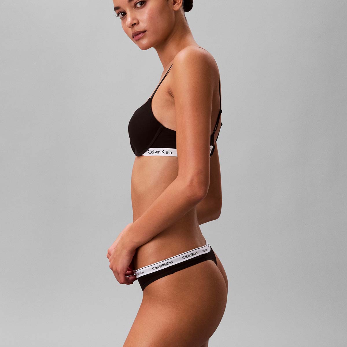 Calvin Klein Icon Logo g-streng, sort - 000QD5043E - UB1 - Black