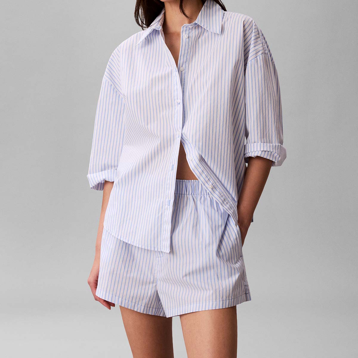Calvin Klein shorts, lyseblå - LV00QS7596 - 2NE - Sera Stripe Blue Descent