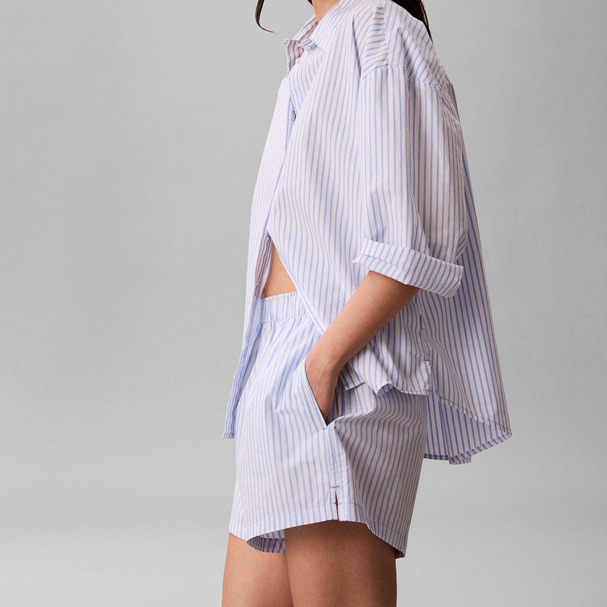 Calvin Klein shorts, lyseblå - LV00QS7596 - 2NE - Sera Stripe Blue Descent