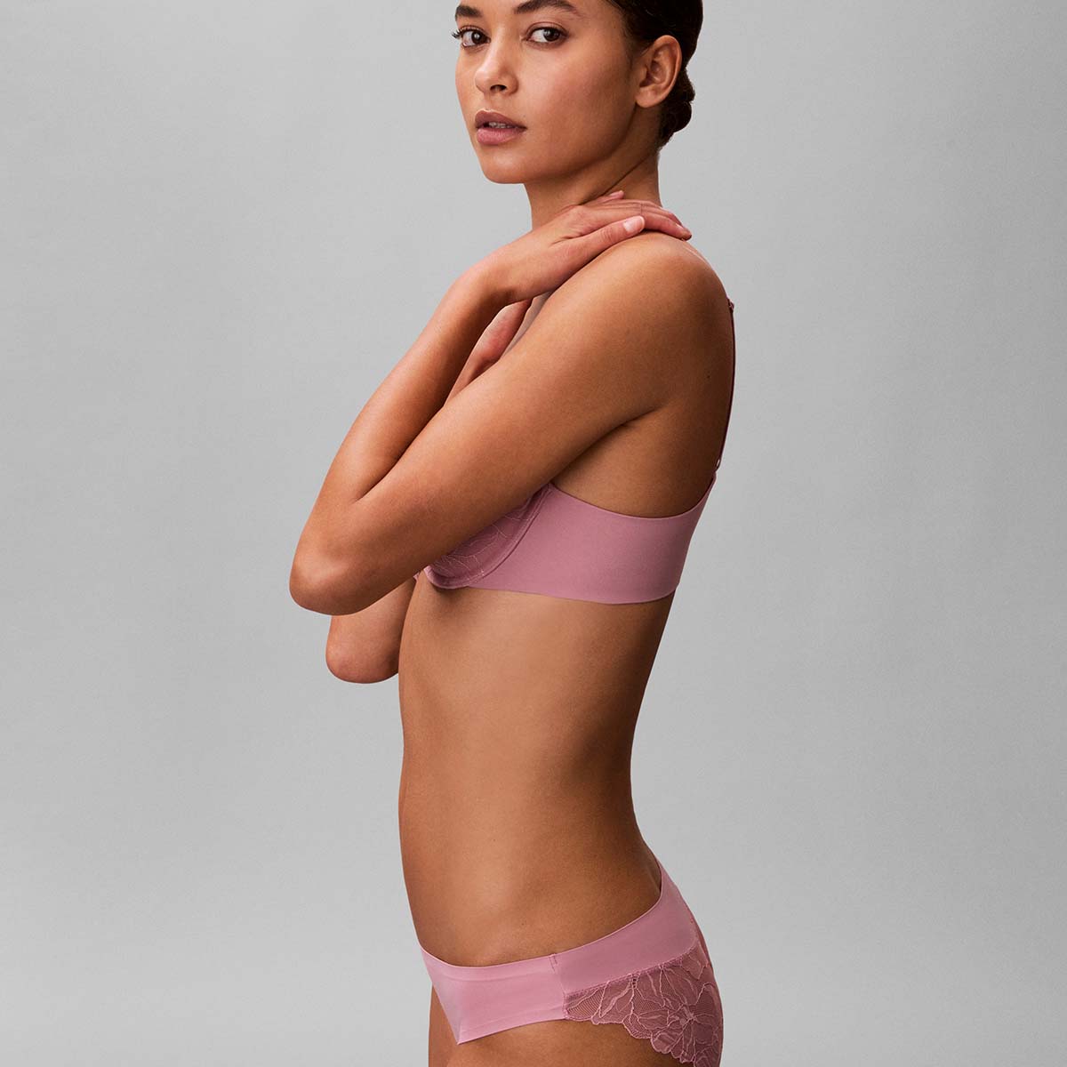 Calvin Klein Perfectly Fit Lace push-up BH, rosa - LV00QF8442 - 41I - Soft Mauve