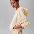 Calvin Klein Logo hættetrøje, gul - LV00QS7599 - ZRK - Pear Sorbet