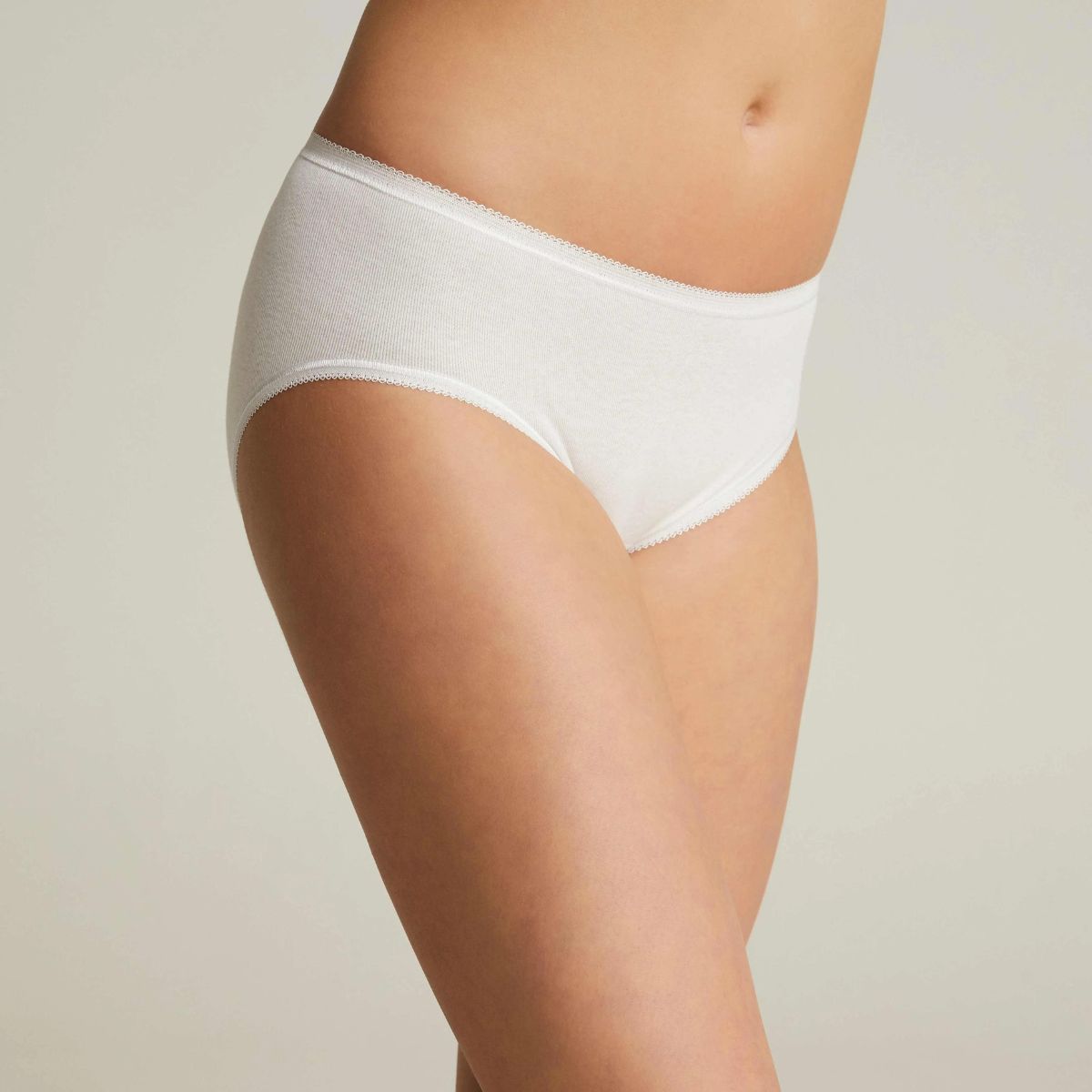 Femilet Debbie hipster trusse, hvid - FN3060 - 010 - White