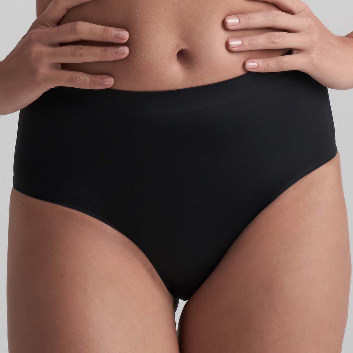 Bye Bra Invisible Mid Waist tai trusse, sort - INVMWB - Black - Black