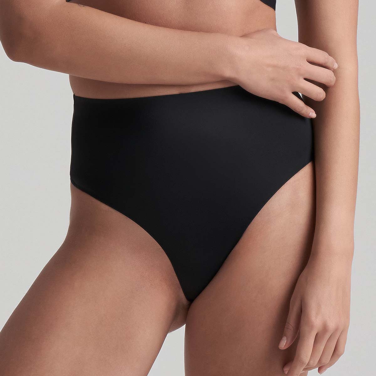 Bye Bra Invisible Mid Waist g-streng, sort - INVMWT - Black - Black