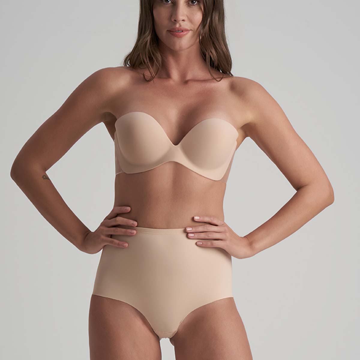 Bye Bra Sculpting Mid Waist maxi trusse, beige - SCPMWB - Beige - Beige