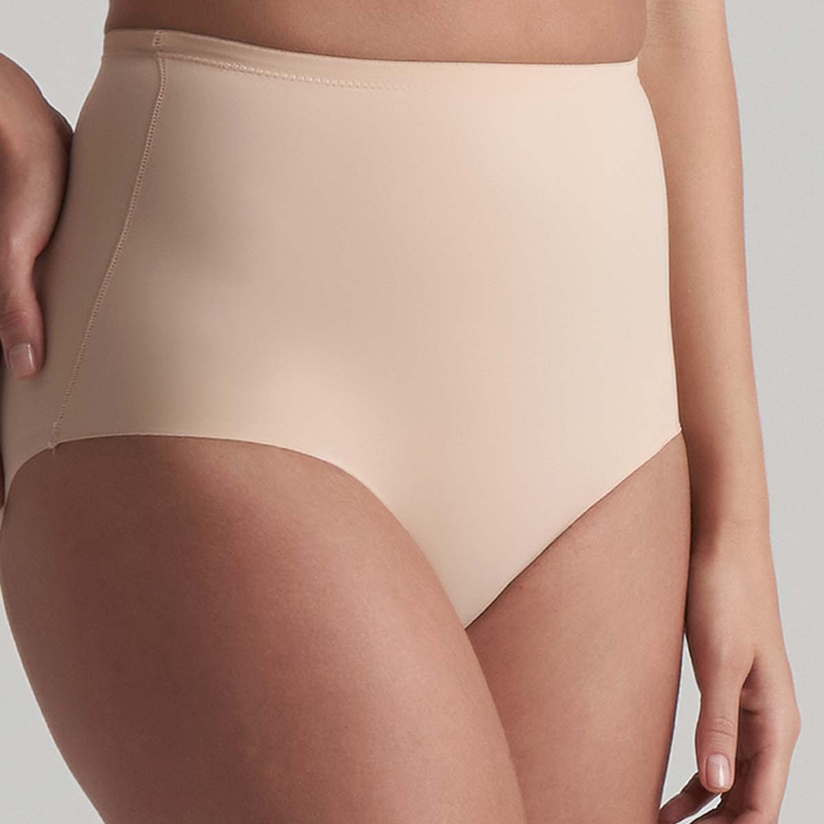 Bye Bra Sculpting Mid Waist maxi trusse, beige - SCPMWB - Beige - Beige