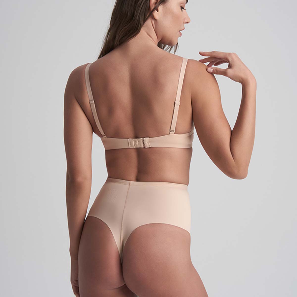 Bye Bra Sculpting Mid Waist g-streng, beige - SCPMWT - Beige - Beige