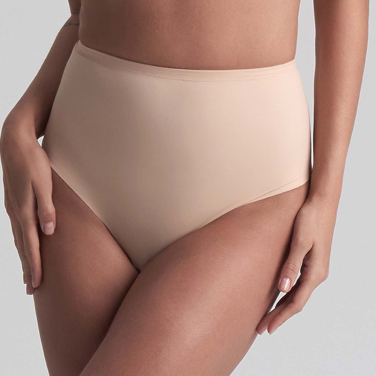 Bye Bra Sculpting Mid Waist g-streng, beige - SCPMWT - Beige - Beige