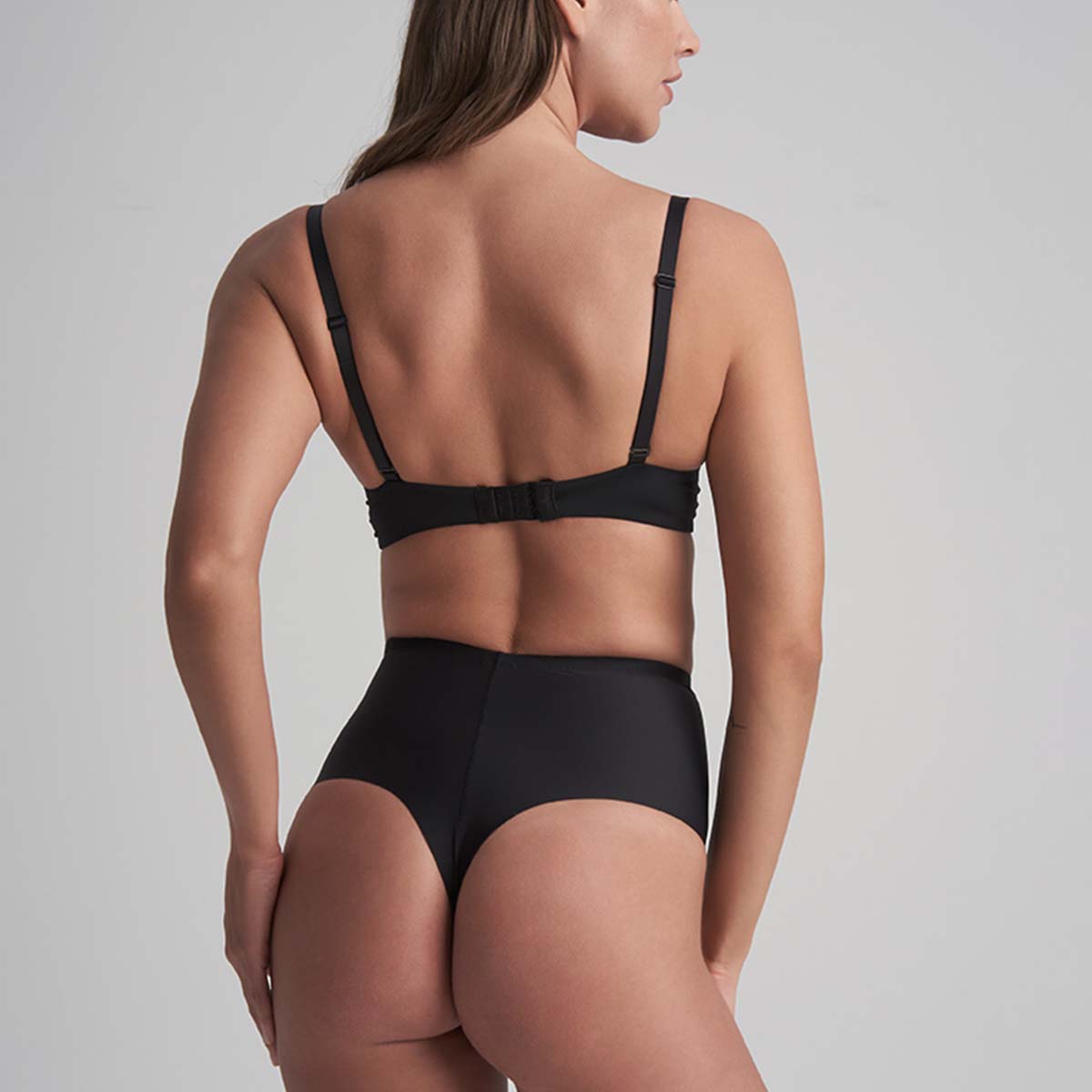Bye Bra Sculpting Mid Waist g-streng, sort - SCPMWT - Black - Black