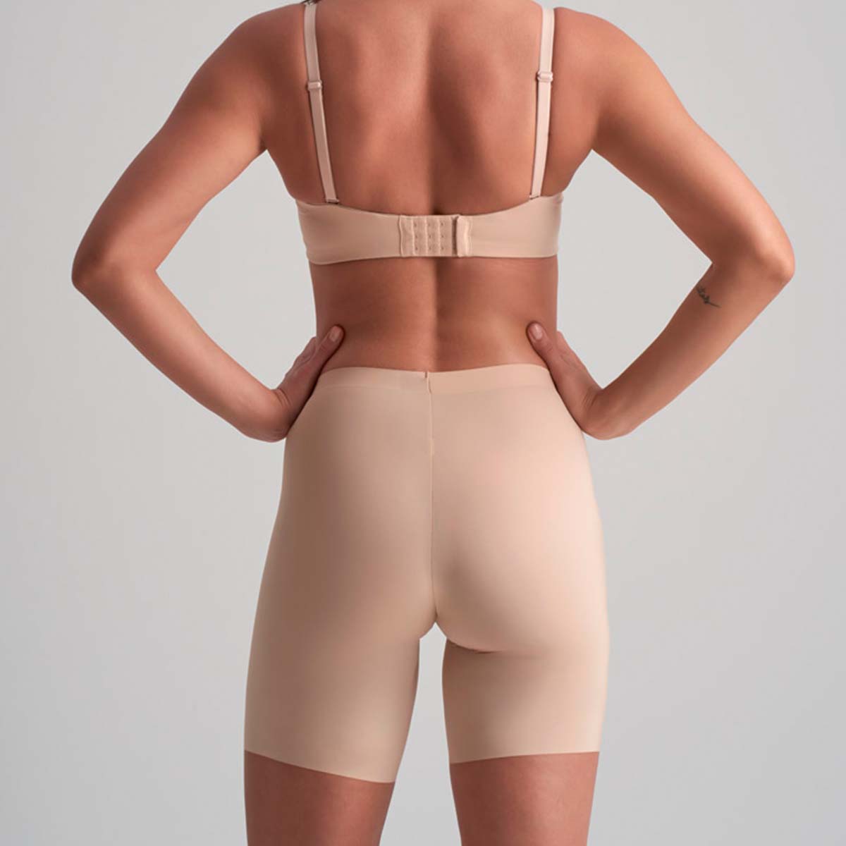 Bye Bra Smooth Essentials Mid Waist shorts, beige - SEMWS - Beige - Beige