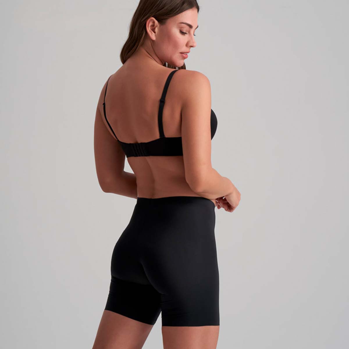 Bye Bra Smooth Essentials Mid Waist shorts, sort - SEMWS - Black - Black