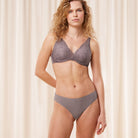 Triumph Body Make-Up Illusion Lace WP BH med bøjle, grå - 10219710 - 3091 - Pigeon Grey