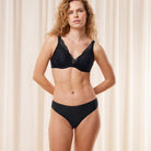 Triumph Body Make-Up Illusion Lace tai trusse, sort - 10219711 - 0004 - Black