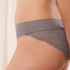 Triumph Body Make-Up Illusion Lace tai trusse, grå - 10219711 - 3091 - Pigeon Grey