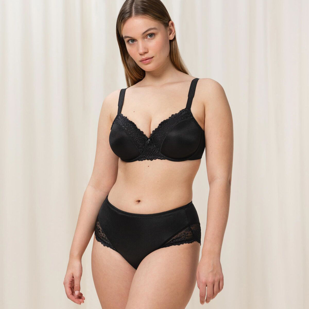 Triumph Ladyform Soft W BH med bøjle, sort - 10166306 - 0004 - Black