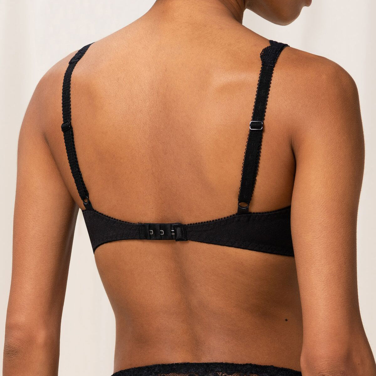 Triumph Amourette 300 WHP BH med bøjle, sort - 10166798 - 0004 - Black
