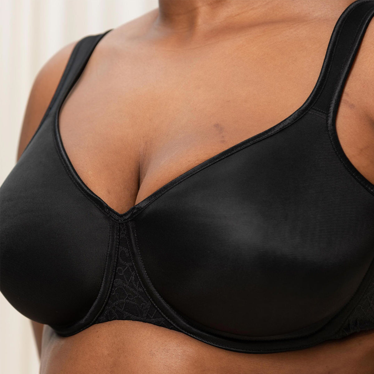 Triumph Comfort Minimizer W BH med bøjle, sort - 10166827 - 0004 - Black