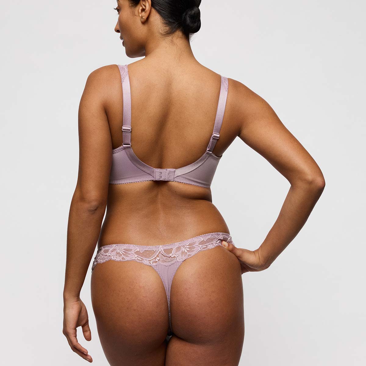 PrimaDonna Madison g-streng, lilla - 0662125 - SOF - Soft Sand