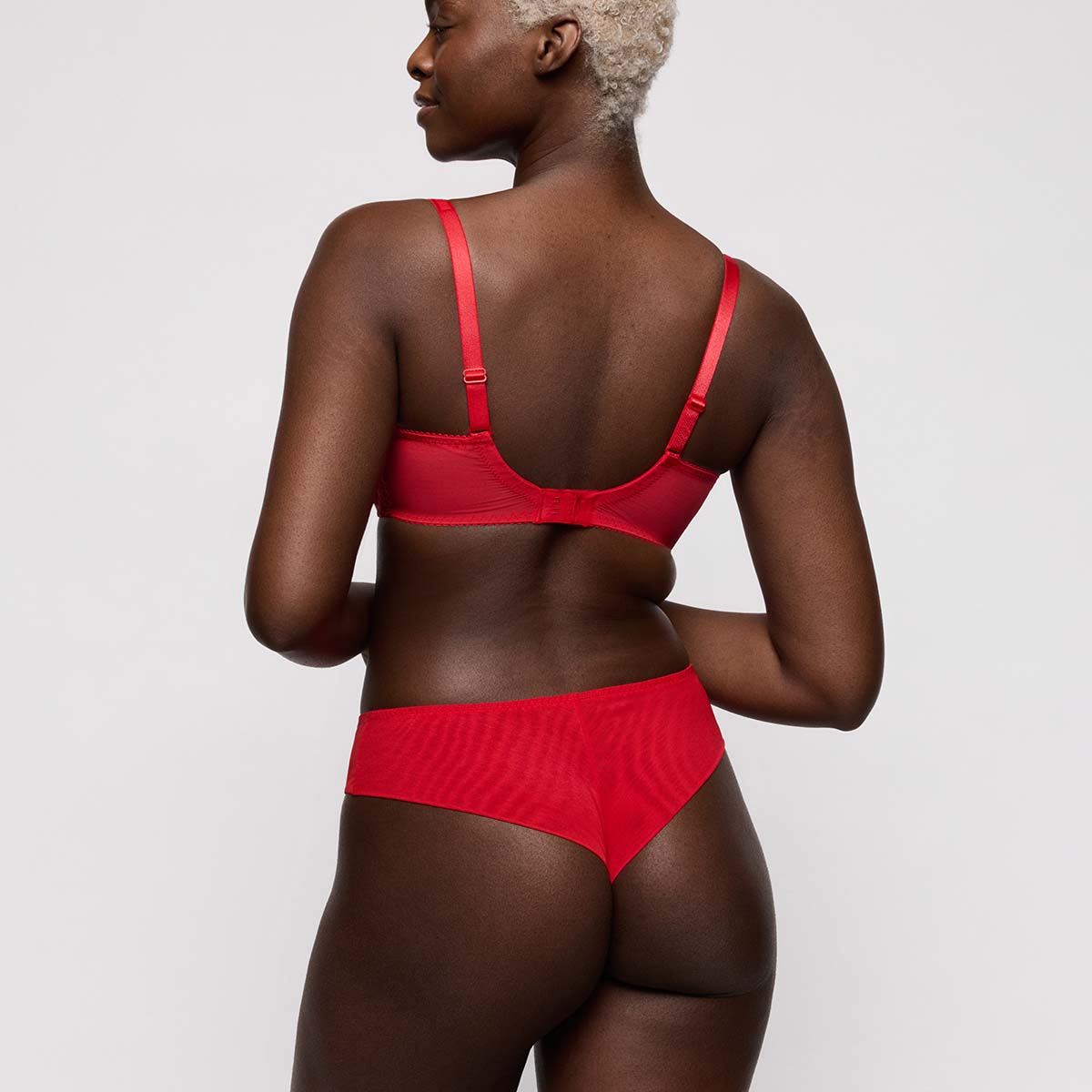 PrimaDonna Sophora g-streng, rød - 0663181 - TRR - True Red